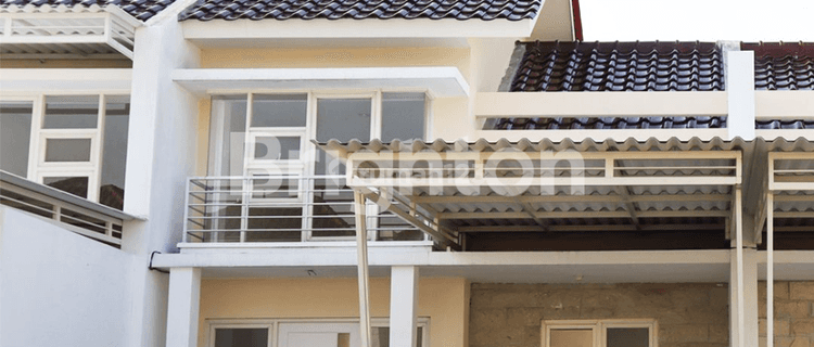 RUMAH BARU GREEN LAKE NATURAL LIVING WONOREJO 1