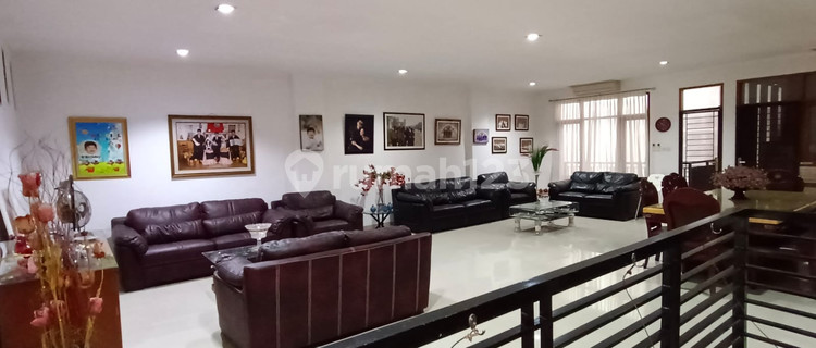 Rumah 4 Lantai Full Furnished di Palmerah Residence R1896 1