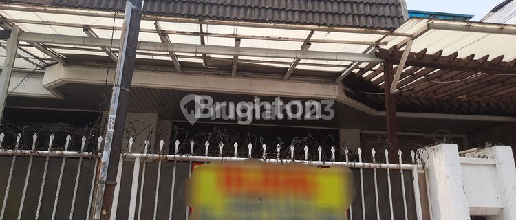 RUMAH 2,5 LANTAI DI LEMATANG JAKARTA PUSAT 1