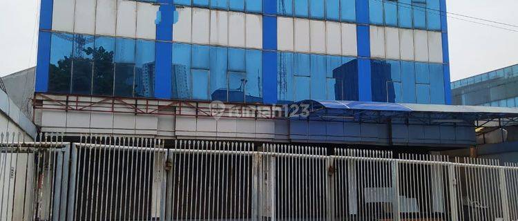 Disewa Ruko Gandeng  di Jalan Lapangan Bola Kebon Jeruk Jakarta 1