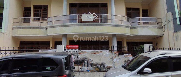 Disewa Rumah Tiga Lantai di Komplek Sunter STS Jakarta Utara 1