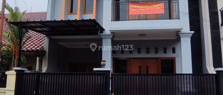 Disewa Rumah dua lantai di Tebet Barat Jakarta Selatan 1