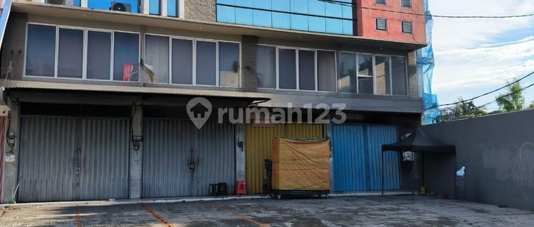 Disewakan Ruko Strategis 4 Lantai Di Pos Pengumben 1