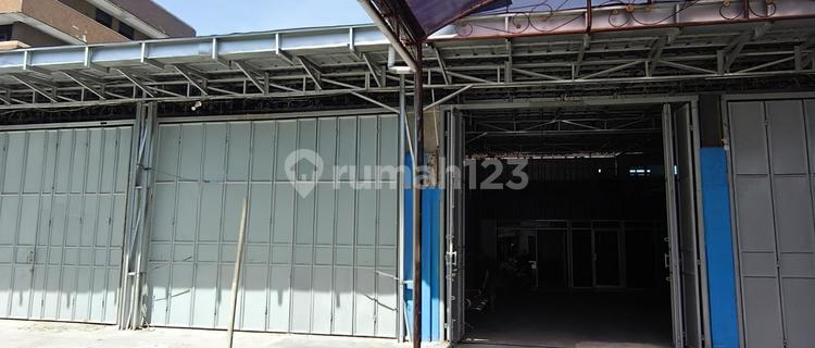 For Rent 3-Unit Row Shop - Cawang, East Jakarta 1