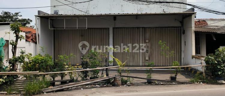 For Rent: Adjacent Shop House Ex-Indomaret Tipar Cakung, Spacious Parking 1