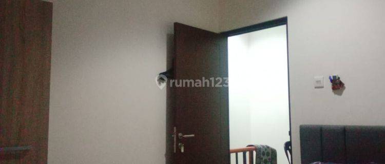 Rumah Semi Furnished, Siap Huni, di Harapan Indah, Bekasi. 1