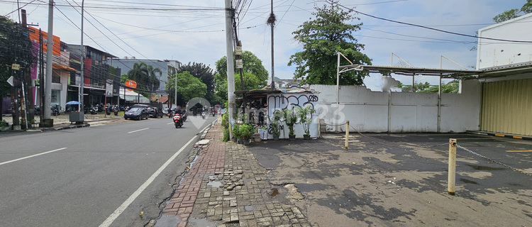 Commercial Space with Strategic Location on the Side of the Main Road in Pancoran. 1