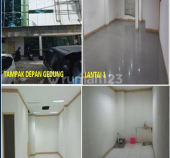 Ready-to-Use 3-Story Shophouse in a Strategic Location @Wajo, Makassar 1