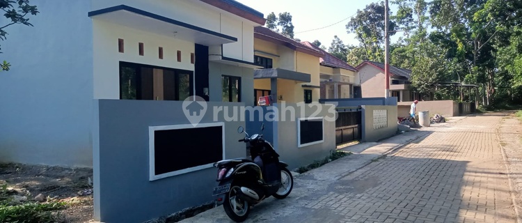 Affordable Ready-to-Occupy House in Gunung Pati, Semarang 1