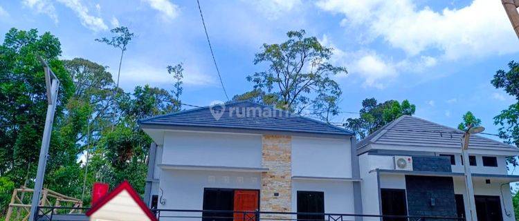 Rumah Kuat Kokoh Belakang Polsek Mijen Semarang 1