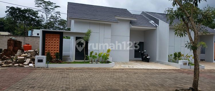 Jatisari House Luxury Specs Near Mijen Police Station Semarang 1