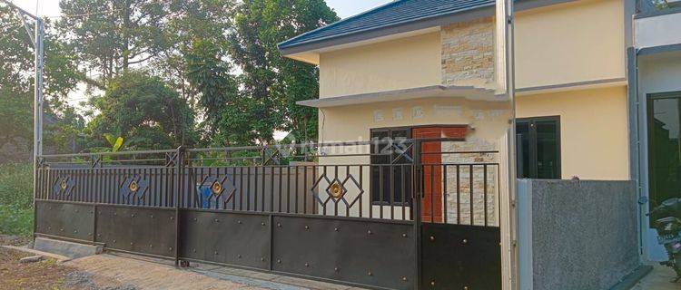 Rumah Spek Mewah Belakang Polsek Mijen Semarang 1