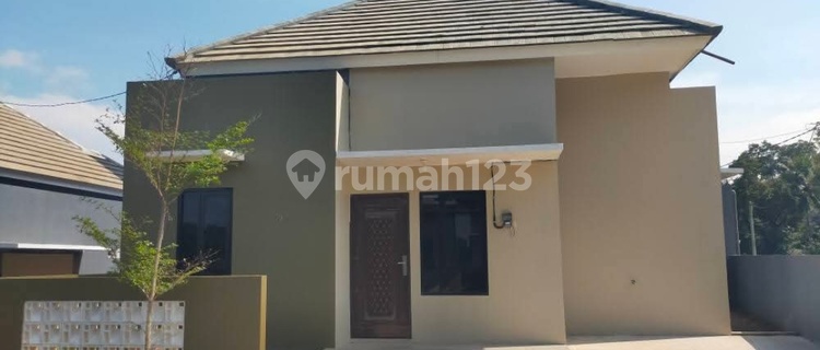 Rumah Bonus Kolam Renang Lingkungan Islami Di Gunung Pati 1