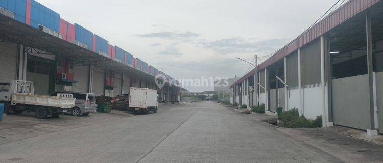 Gudang Royal Kosambi, Tangerang, Hrg 220 Juta tahun 1