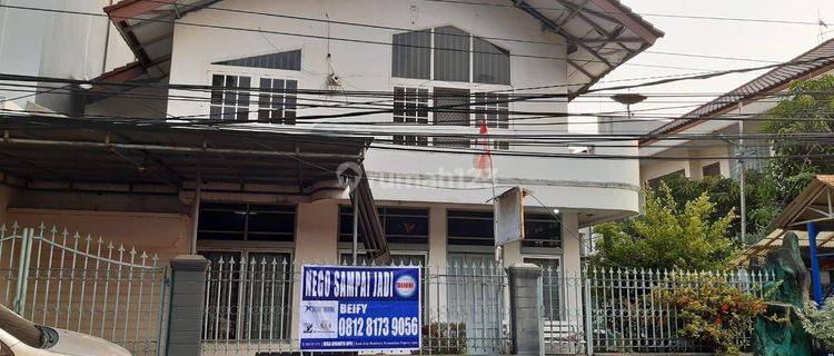 Rumah Pinggir Jalan Raya Strategis 2 Lantai 1