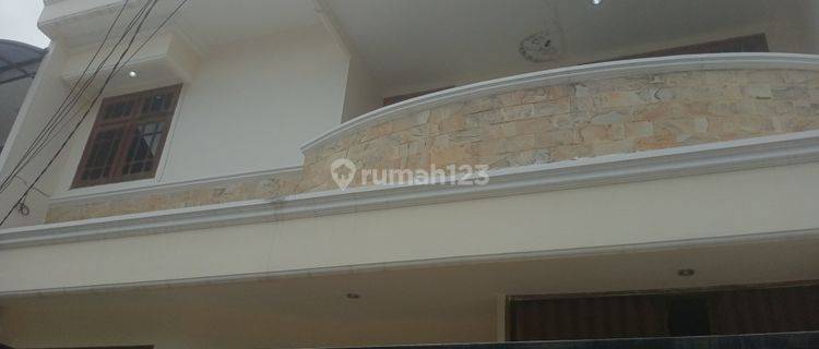 RUMAH 2 LANTAI  DI GREENVILLE Jakarta barat  1