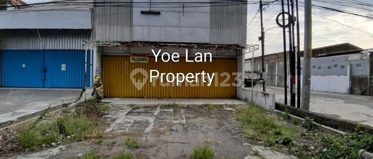 Strategic Commercial Building in Majapahit, Semarang 1