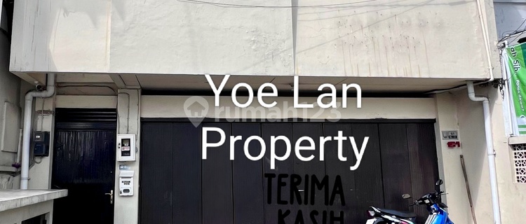 Rent Commercial Space in Karanganyar, Central Semarang, Busy and Strategic Location. 1