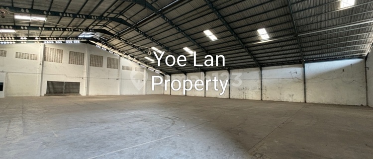 Nice Warehouse Rental in Candi Gatoto Subroto Industrial Area, Semarang. 1