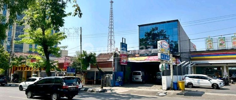 Ruang Usaha Dan Rumah Di Gajahmada , Semarang  1