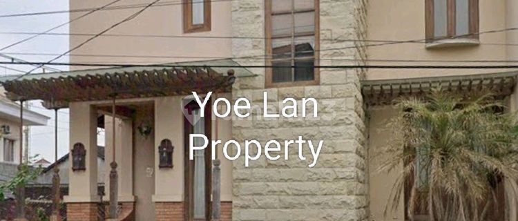 House in Lompo Batang, Sisingamangaraja Area, Candisari 1