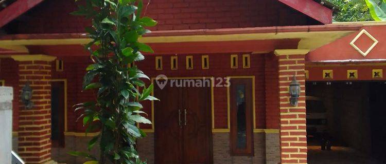 Rumah usaha di perkampungan padat penduduk Rumah di Suruh SHM Selatan Bagus 1