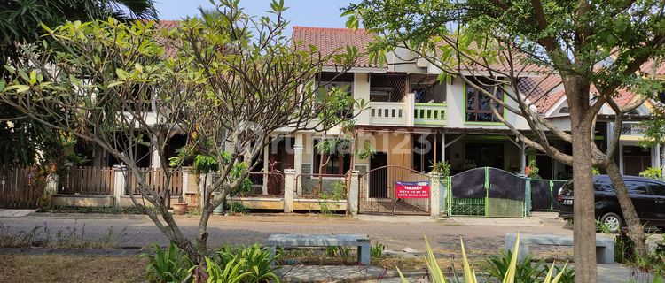 Dijual Cepat, Rumah Hadap Taman, Bagus & Murah Di Metland Puri 1