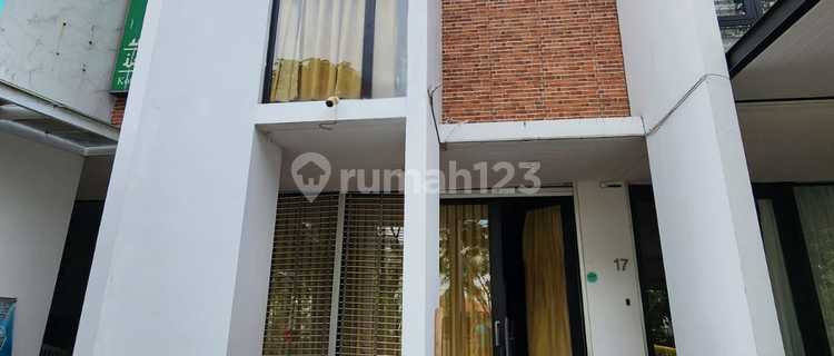 Comfortable 2-Story Shophouse Ready to Use, Strategically Located in Kota Baru Parahyangan Palangkawati, Bandung 1