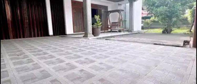 Rumah Luas Hook Minimalis Modern Semi Furnished Siap Huni di Batu Indah Bandung 1