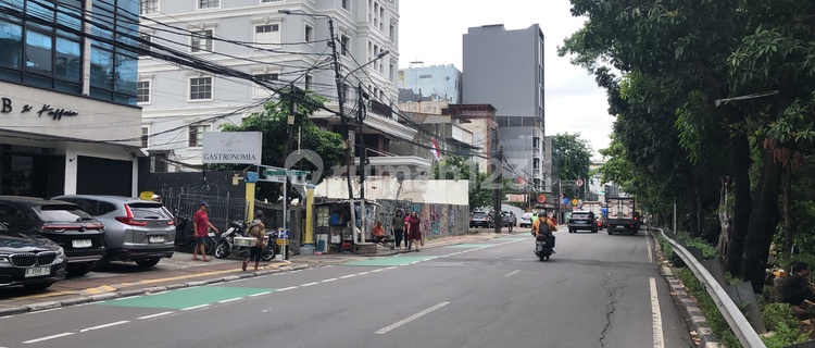 Tandem shop house on the main street of West Cideng 1