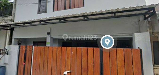 Rumah rapi 2 lantai siap huni di jual di jatikramat 1