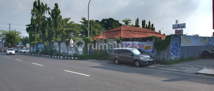 Land on Majapahit Street, Gajah Street, Semarang 1