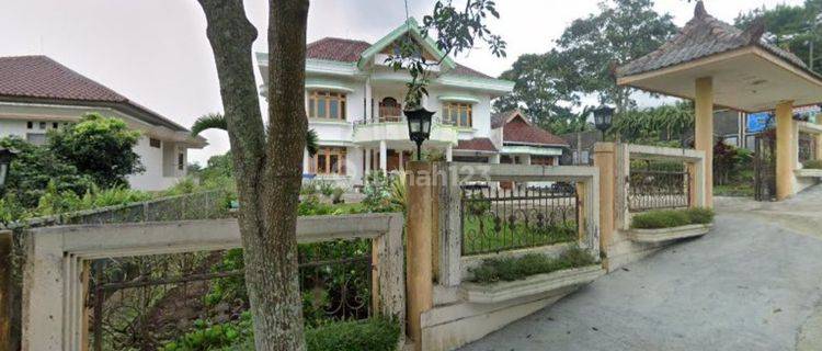 Rumah Villa 2 Lantai di Bandungan Semarang 1