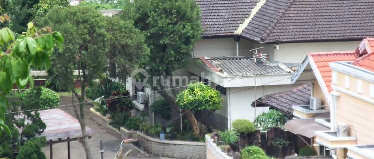 Elephant Back Mountain Gebyok Villa House, Semarang 1