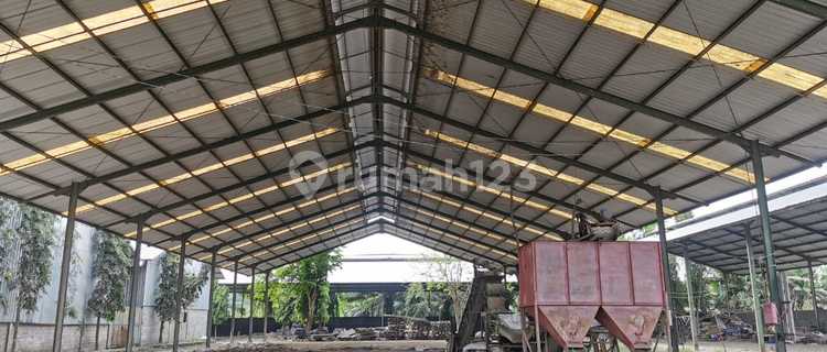 Gudang 16418 m SHM tronton bisa masul di Blitar 1
