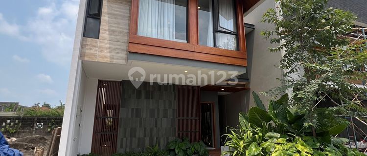 Luxury House in Jogja Area Inside Ringroad Maguwoharjo Depok Sleman 1