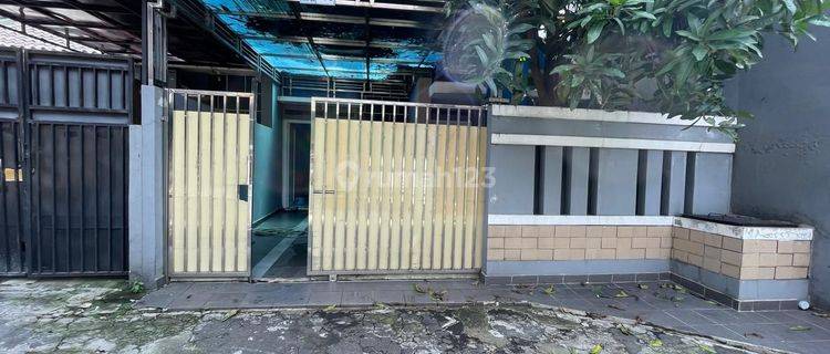 Jual cepat rumah siap huni hrg dibawah pasar dekat Toll TB.simatupang JakseL 1