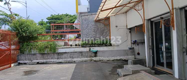 Bangunan Toko dan Rumah Tinggal Ngantong di Jalan Utama Kota Semarang Tengah 1