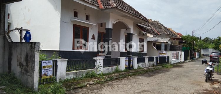 RUMAH DALAM KOMPLEKS PERUMAHAN DEKAT KOTA, LOKASI STRATEGIS, HARGA DISKON 1