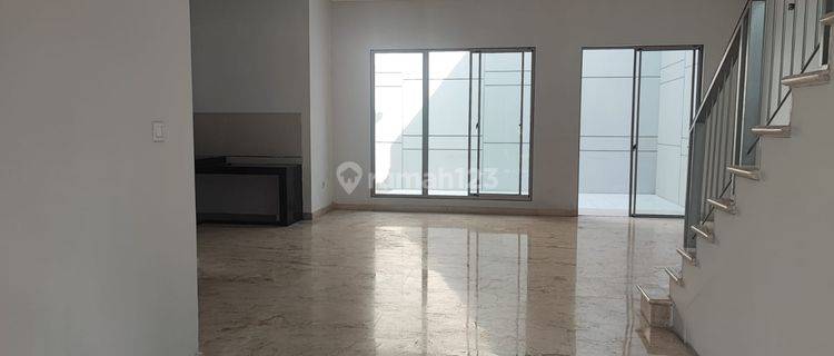 Rumah di Golf Island,cluster Violin,uk 8x20,Utara,unfurnish,Harga 160 Jt thn 1