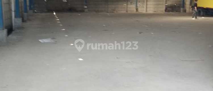 Gudang Sewa di Kavling Dpr,luas 800 M,ada Kantor Dan Mess,harga 350 Jt thn 1