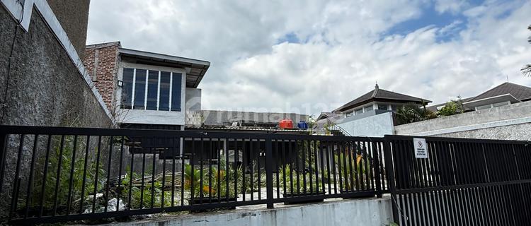 Disewakan Lahan/ Ruang Usaha Cocok Untuk Cafe di Cigadung 1