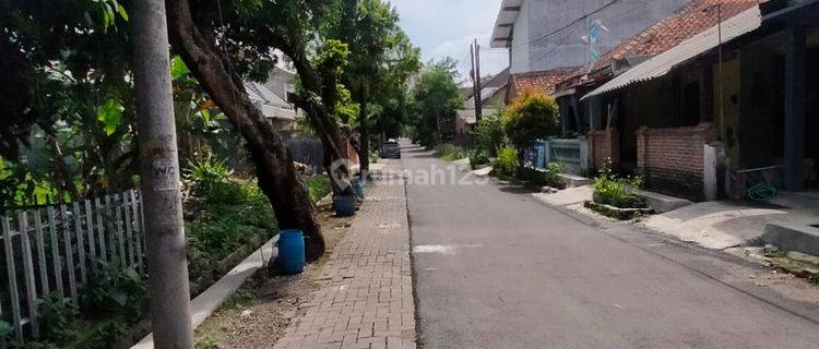 Tanah letak strategis dekat kampus Unisbank,cocok untuk kost,cocok untuk usaha ,atau rumah tinggal dekat jalan raya menoreh dekat kampus Unika 1