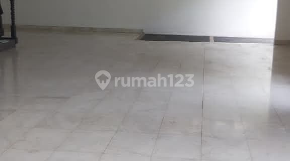 For Rent 2-Story Taman Kebon Jeruk Intercon House, West Jakarta 1