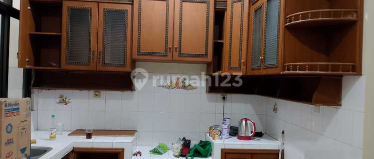 Disewakan Rumah Pluit 2 lantai, Jakarta Utara 1