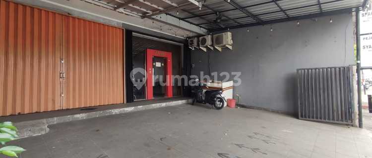 For Rent 3-Story Shop House, 13x4m² Strategic Location on Melayu Street, East Jakarta//alf11.25 1