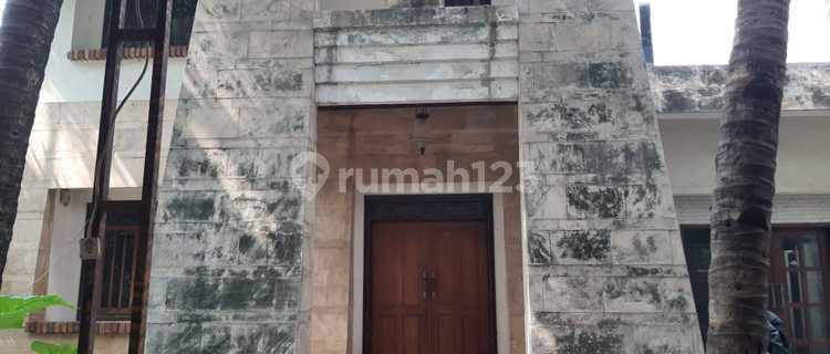 For Rent & For Sale on Bonang Menteng Street Land Area: 800m2 //10.25 1