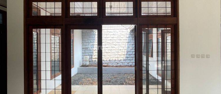 For Rent The Pakubuono House Unit Townhouse 4BR Lt.180 01.25  1