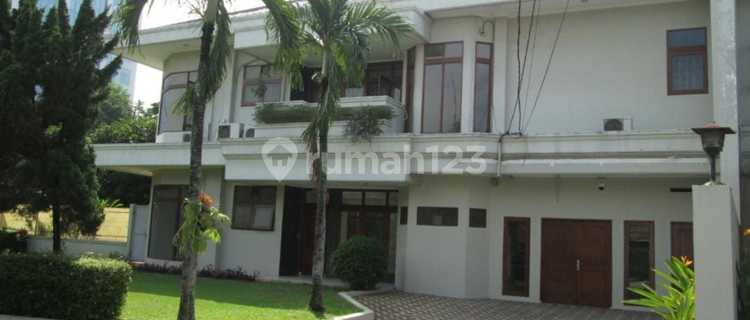 House in Kebagusan Tb. Simatupang, Land Area 700m², Building Area 439m², Certificate 9.24. 1