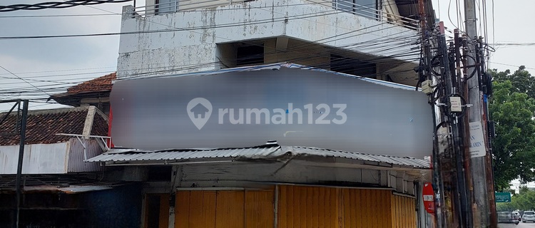 Ruko di Semarang Selatan Tepi Jalan Raya 1